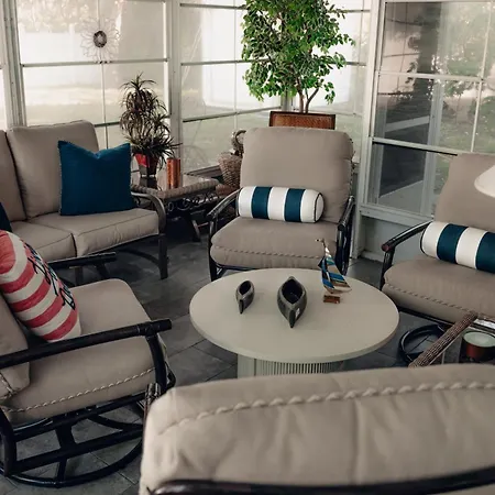 Coastal Retreat Near Naples Beach & Downtown
